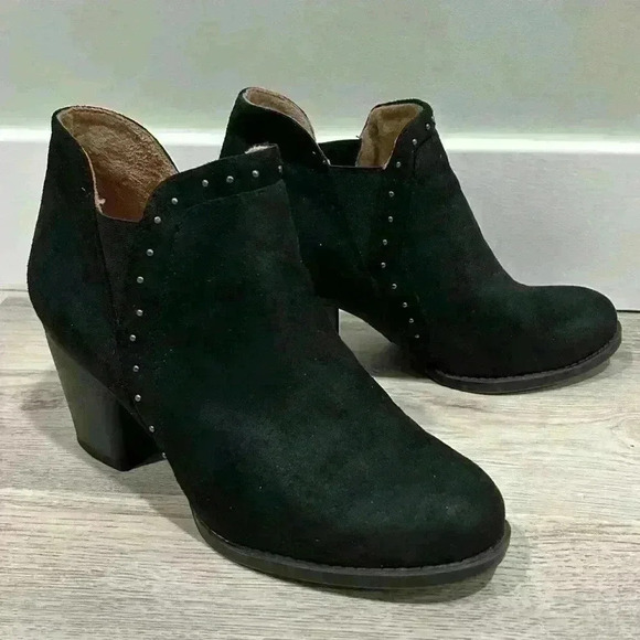 Naturalizer Soul Faux Suede Black Studded Booties Heeled Ankle Boots Size 7W - Picture 5 of 8